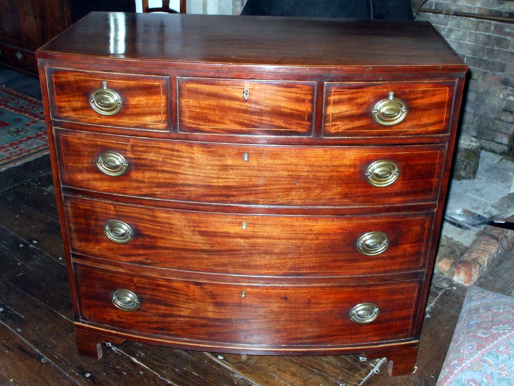 Bow Fronted Georgian Chest Of Drawers
