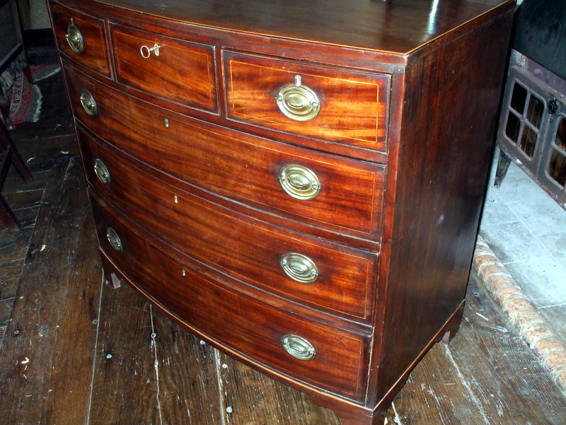 Bow Fronted Georgian Chest Of Drawers